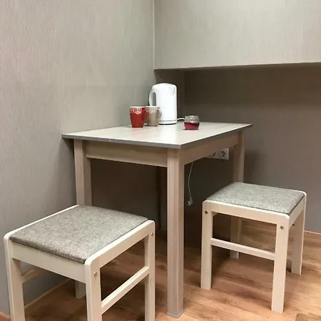 Kunderi Base Πανσιόν